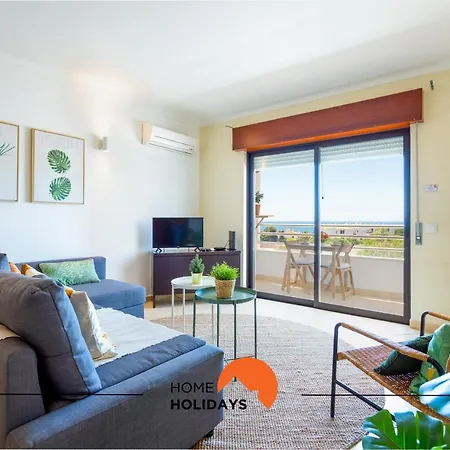 #005 Foxy B By Holidays