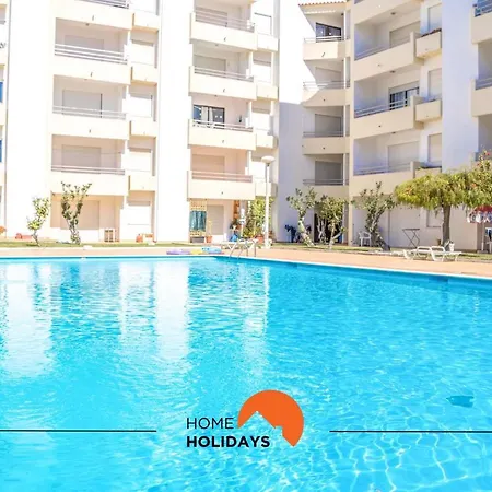 #005 Foxy B By Holidays Apartment *