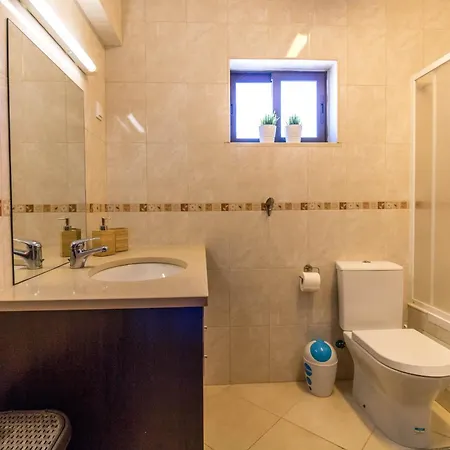 #005 Encosta Pool & Relax Area Апартаменты