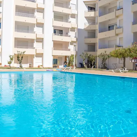 #005 Encosta Pool & Relax Area Апартаменты
