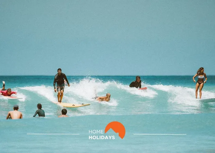 #005 Foxy B By Holidays *